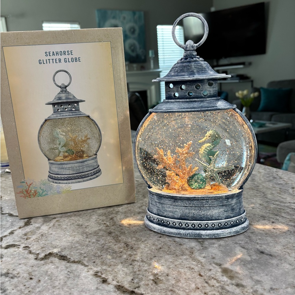 Seahorse Glitter Globe Lantern - Light up snow globe
